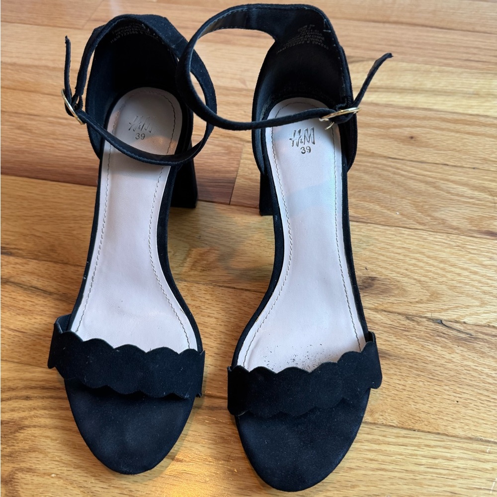 Black Velvet H&M Chunky Heel